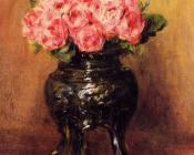 Roses in a China Vase - 皮埃尔·奥古斯特·雷诺阿